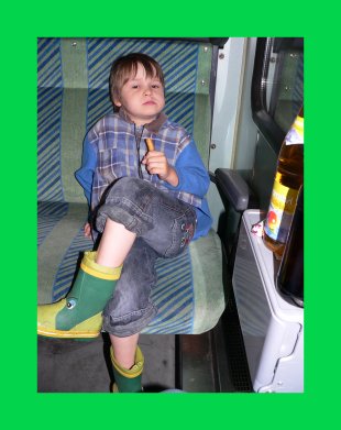 Samuel f&auml;hrt mit Papa nach Hause.